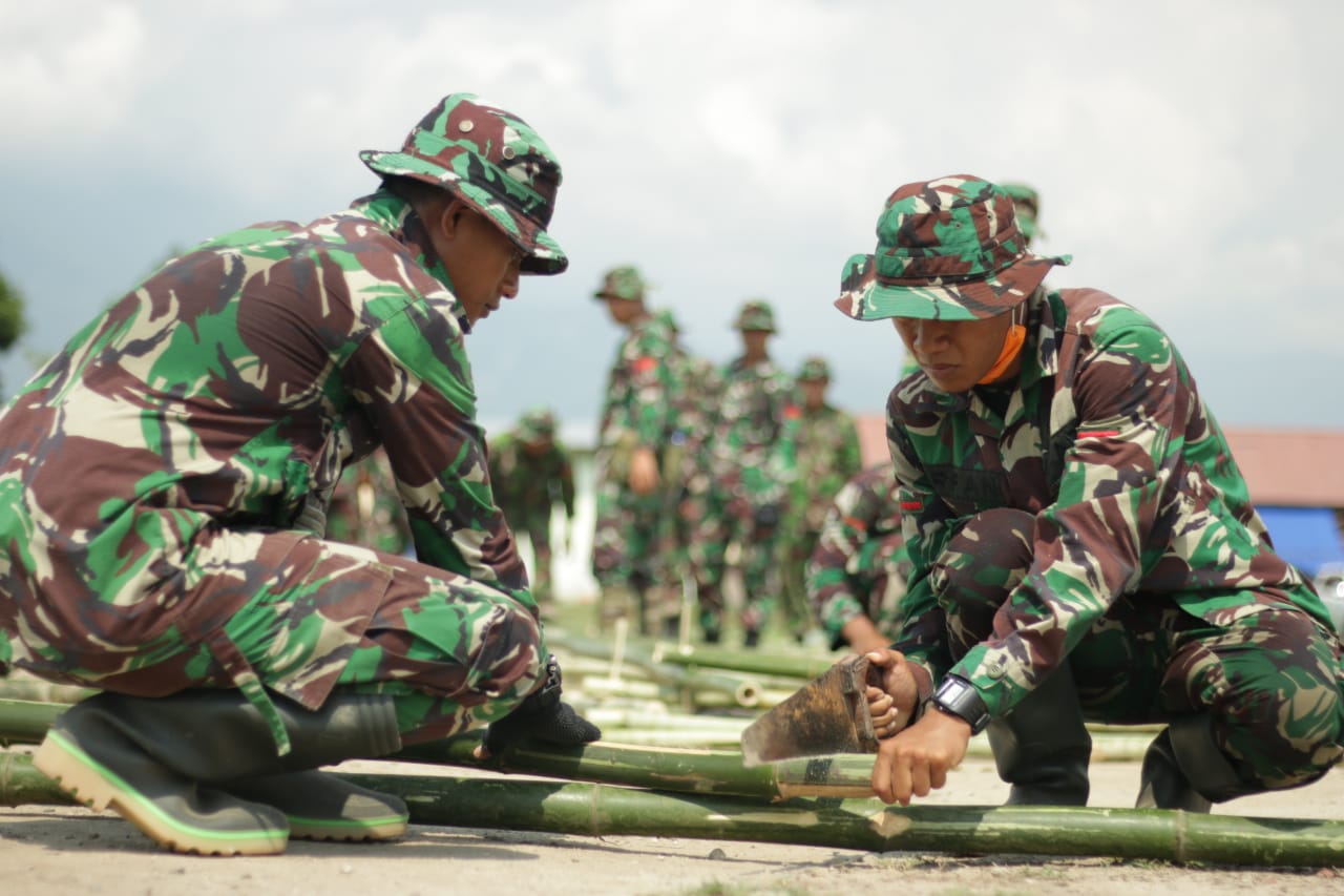 TNI Mendirikan Tenda Sekolah Darurat di Desa Karawana Sigi | Foto: Istimewa