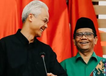Pasangan Ganjar Pranowo (ki) - Mahfud MD saat Deklarasi Capres Cawapres, Rabu (18/10/2023) | Foto: Istimewa