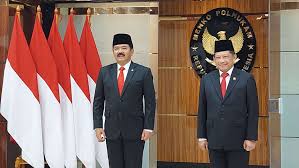 Menteri Koordinator Bidang Politik, Hukum, dan Keamanan (Menko Polhukam), Hadi Tjahjanto  (kiri) | Foto: istimewa